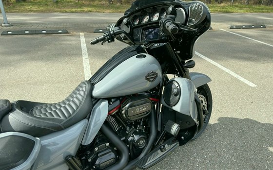 Gebrauchtmotorrad Harley-Davidson CVO Street Glide FLHXSE - Bild 9