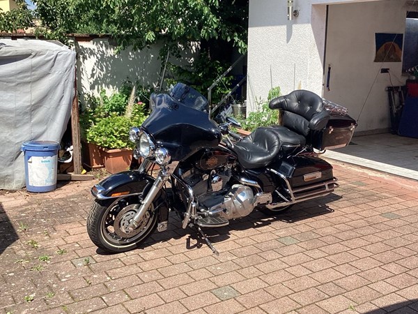 Gebrauchtmotorrad Harley-Davidson Electra Glide FLH
