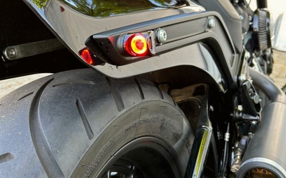 Gebrauchtmotorrad Harley-Davidson Softail Fat Bob 114 FXFBS - Bild 11