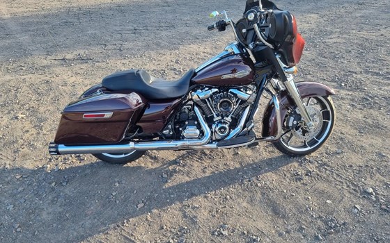 Gebrauchtmotorrad Harley-Davidson Street Glide FLHX - Bild 10 Gebrauchtmotorrad Harley-Davidson Street Glide FLHX - Bild 10