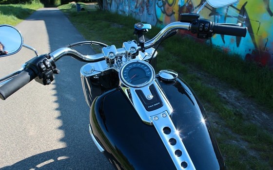 Gebrauchtmotorrad Harley-Davidson Softail Fat Boy 114 FLFBS - Bild 9