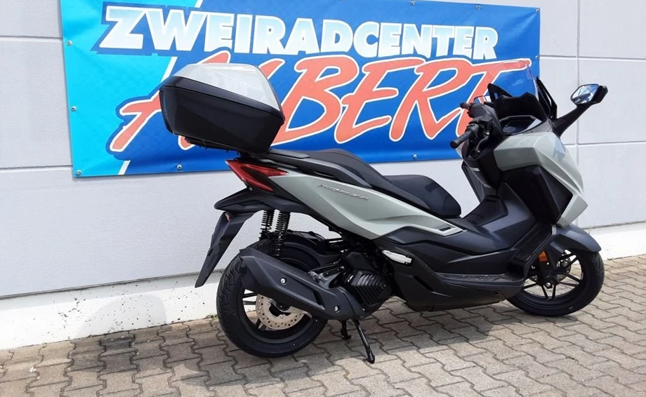 Offer Honda Forza 125 Bild 4: Offer Honda Forza 125