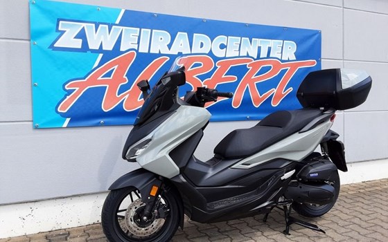 Gebrauchtmotorrad Honda Forza 125 - Bild 4