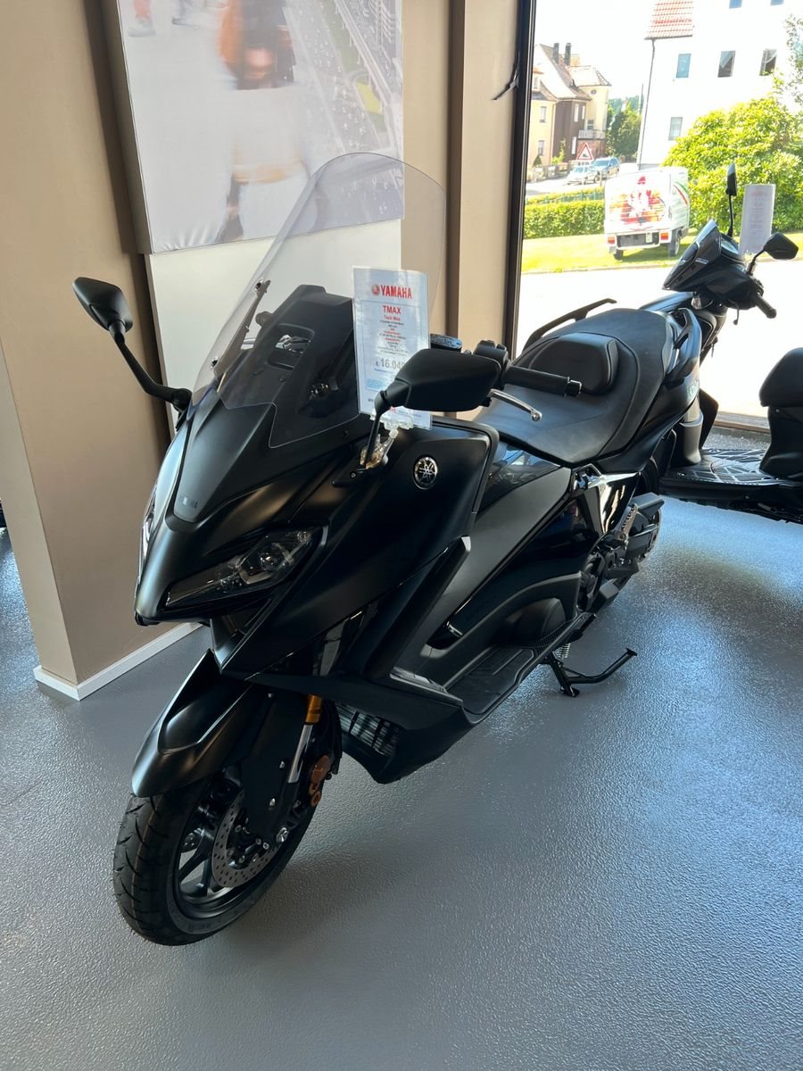 Yamaha TMAX Tech MAX 