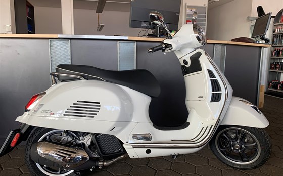 Neufahrzeug Vespa GTS 125 Super - Bild 4 Neufahrzeug Vespa GTS 125 Super - Bild 4