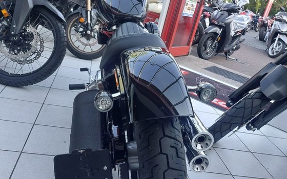 Gebrauchtmotorrad Harley-Davidson Softail Street Bob FXBB - Bild 9