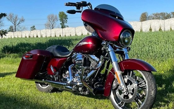 Gebrauchtmotorrad Harley-Davidson Street Glide FLHX - Bild 1