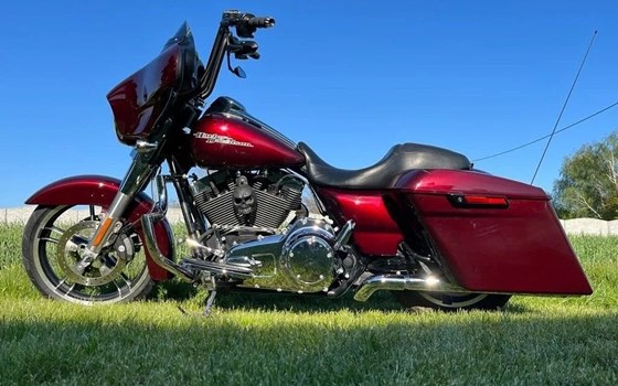 Gebrauchtmotorrad Harley-Davidson Street Glide FLHX - Bild 12