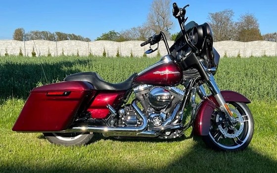 Gebrauchtmotorrad Harley-Davidson Street Glide FLHX - Bild 3