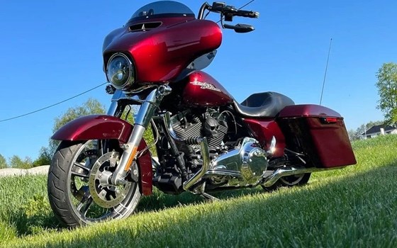 Gebrauchtmotorrad Harley-Davidson Street Glide FLHX - Bild 4