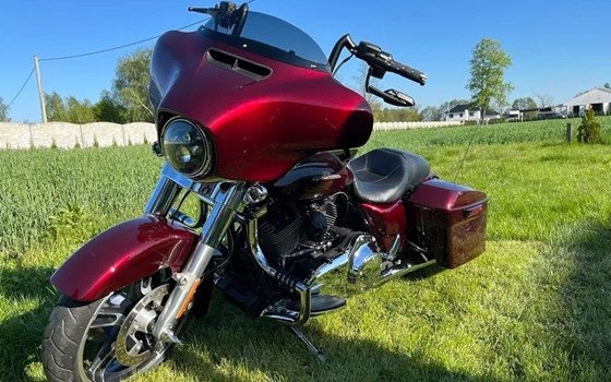 Gebrauchtmotorrad Harley-Davidson Street Glide FLHX - Bild 6