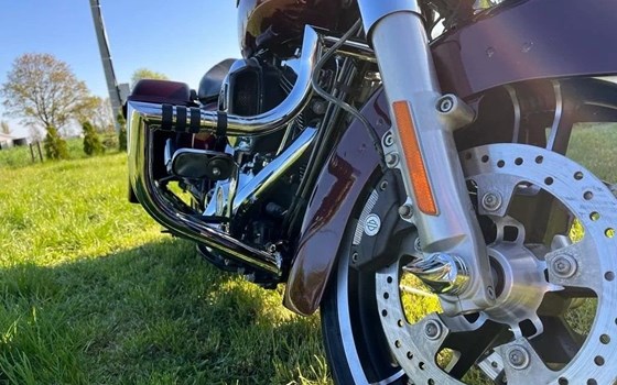 Gebrauchtmotorrad Harley-Davidson Street Glide FLHX - Bild 9