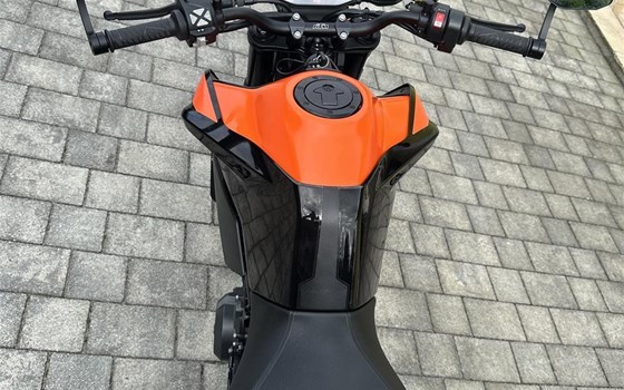 Gebrauchtmotorrad KTM 890 Duke - Bild 4 Gebrauchtmotorrad KTM 890 Duke - Bild 4