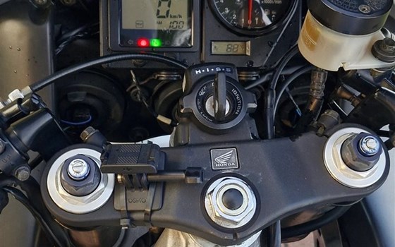 Gebrauchtmotorrad Honda CBR 900 RR Fireblade - Bild 2