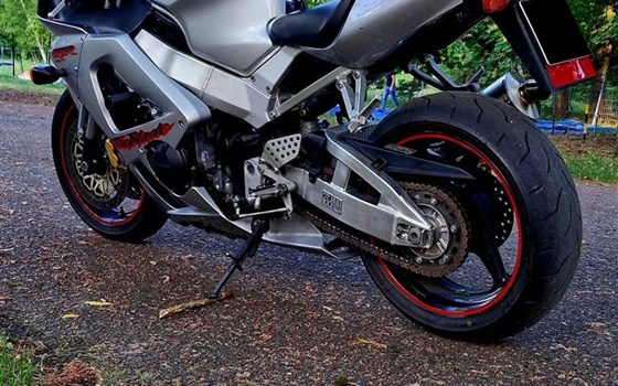 Gebrauchtmotorrad Honda CBR 900 RR Fireblade - Bild 3