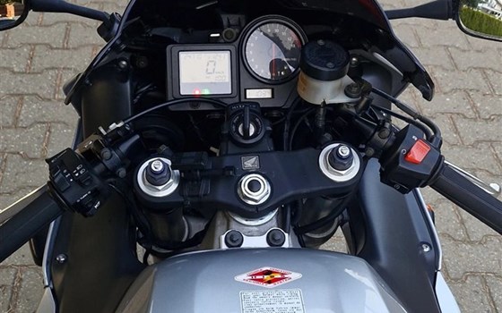 Gebrauchtmotorrad Honda CBR 900 RR Fireblade - Bild 5