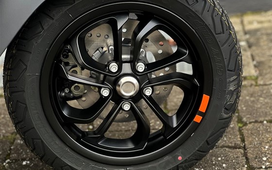 Neufahrzeug Vespa GTV 310 - Bild 8