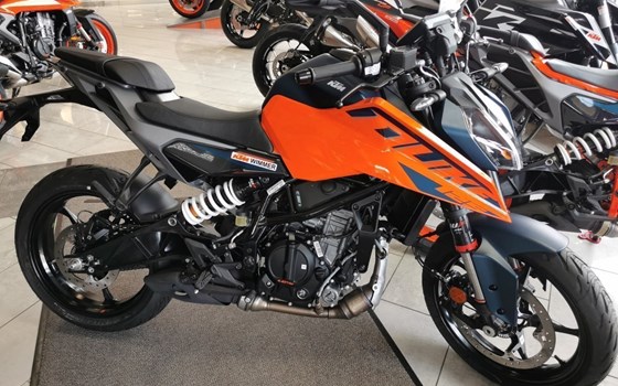 Neufahrzeug KTM 125 Duke - Bild 3 Neufahrzeug KTM 125 Duke - Bild 3