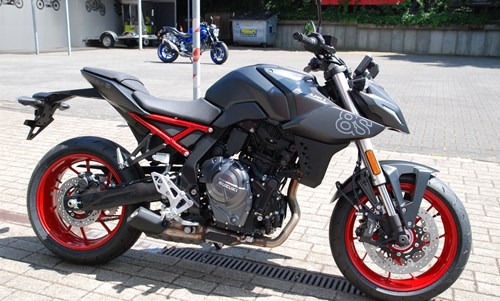 Suzuki GSX-8S