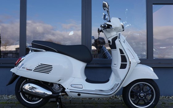 Neufahrzeug Vespa GTS 300 Super - Bild 1