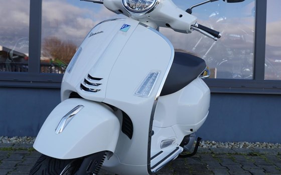 Neufahrzeug Vespa GTS 300 Super - Bild 6