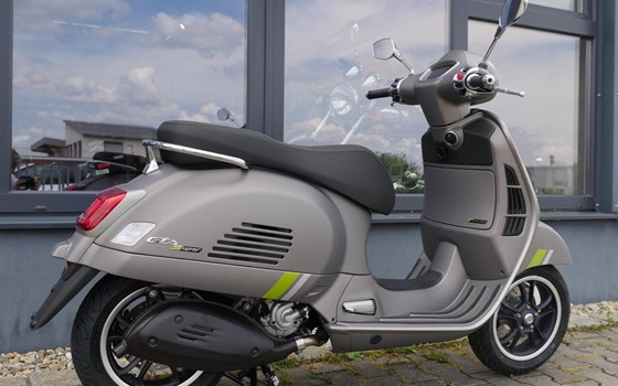 Neufahrzeug Vespa GTS 300 Super Tech - Bild 12