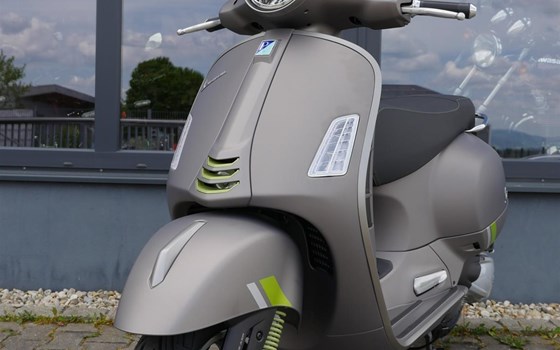 Neufahrzeug Vespa GTS 300 Super Tech - Bild 15