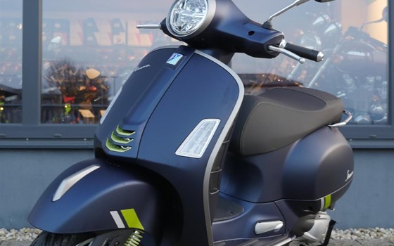 Neufahrzeug Vespa GTS 300 Super Tech - Bild 16