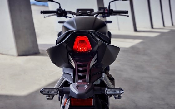 Neufahrzeug Honda CB650R E-Clutch - Bild 13