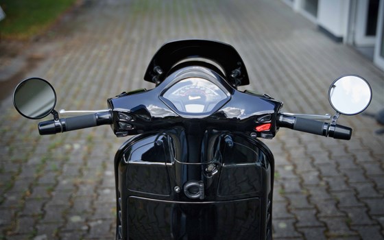 Gebrauchtmotorrad Vespa GTS 300 Super - Bild 5