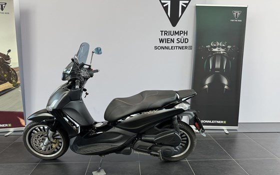 Gebrauchtmotorrad Piaggio Beverly 300 i.e. Police - Bild 1 Gebrauchtmotorrad Piaggio Beverly 300 i.e. Police - Bild 1