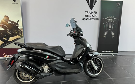 Gebrauchtmotorrad Piaggio Beverly 300 i.e. Police - Bild 2 Gebrauchtmotorrad Piaggio Beverly 300 i.e. Police - Bild 2