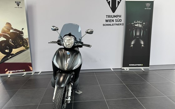Gebrauchtmotorrad Piaggio Beverly 300 i.e. Police - Bild 3 Gebrauchtmotorrad Piaggio Beverly 300 i.e. Police - Bild 3