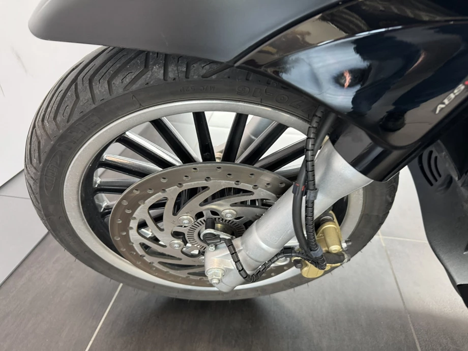 Angebot Piaggio Beverly 300 i.e. Police Bild 5: Angebot Piaggio Beverly 300 i.e. Police