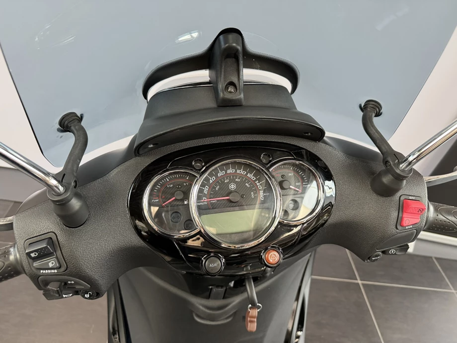 Angebot Piaggio Beverly 300 i.e. Police Bild 8: Angebot Piaggio Beverly 300 i.e. Police