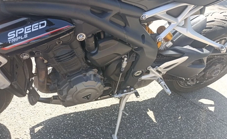 Angebot Triumph Speed Triple 1200 RS Bild 8: Angebot Triumph Speed Triple 1200 RS