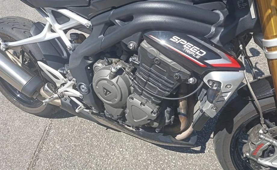 Angebot Triumph Speed Triple 1200 RS Bild 9: Angebot Triumph Speed Triple 1200 RS