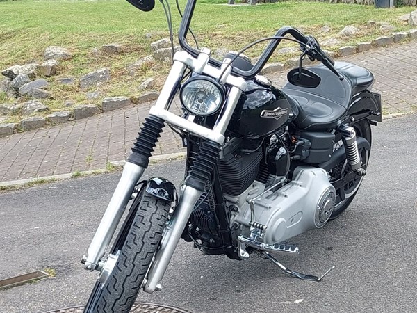 Gebrauchtmotorrad Harley-Davidson Dyna Street Bob FXDB