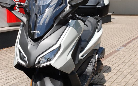 Gebrauchtmotorrad Honda Forza 125 - Bild 11