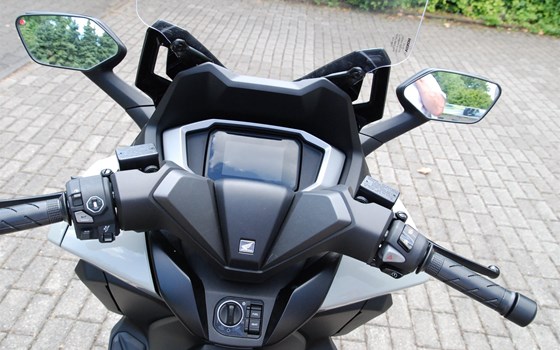 Gebrauchtmotorrad Honda Forza 125 - Bild 6