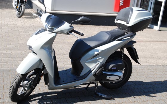 Gebrauchtmotorrad Honda SH125i - Bild 6