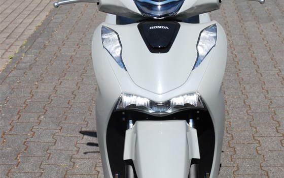 Gebrauchtmotorrad Honda SH125i - Bild 8