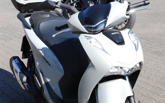 Gebrauchtmotorrad Honda SH125i - Bild 10