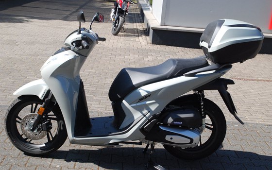 Gebrauchtmotorrad Honda SH125i - Bild 4