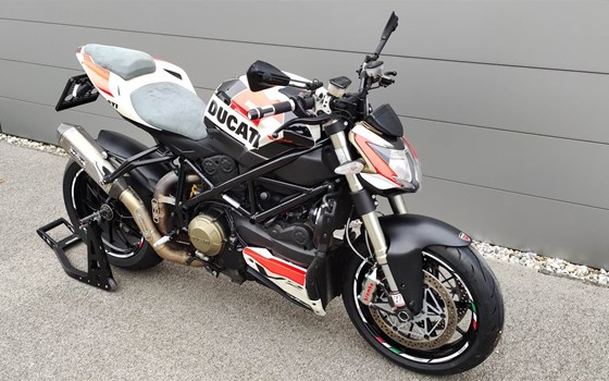 Gebrauchtmotorrad Ducati Streetfighter V2 - Bild 1 Gebrauchtmotorrad Ducati Streetfighter V2 - Bild 1