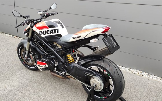 Gebrauchtmotorrad Ducati Streetfighter V2 - Bild 6 Gebrauchtmotorrad Ducati Streetfighter V2 - Bild 6