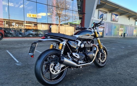 Gebrauchtmotorrad Triumph Speed Twin 1200 RS - Bild 3 Gebrauchtmotorrad Triumph Speed Twin 1200 RS - Bild 3