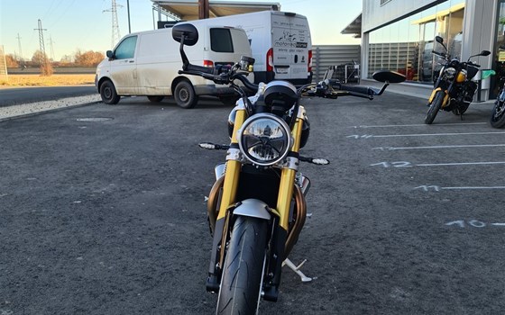 Gebrauchtmotorrad Triumph Speed Twin 1200 RS - Bild 5 Gebrauchtmotorrad Triumph Speed Twin 1200 RS - Bild 5
