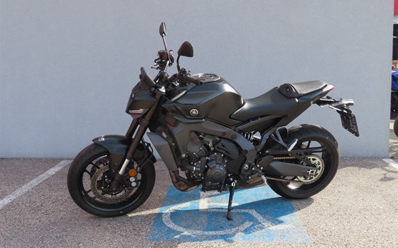 Gebrauchtmotorrad Yamaha MT-09 Y-AMT - Bild 2 Gebrauchtmotorrad Yamaha MT-09 Y-AMT - Bild 2