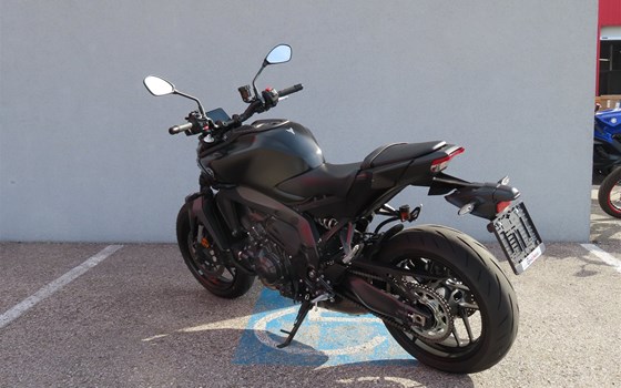 Gebrauchtmotorrad Yamaha MT-09 Y-AMT - Bild 3 Gebrauchtmotorrad Yamaha MT-09 Y-AMT - Bild 3